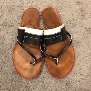 ONE DAY SALE 
Sz 7.5 Hunter Leather Flip Flops